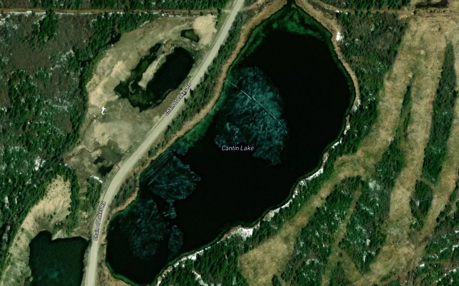 Satellite map of the Cantin Lake