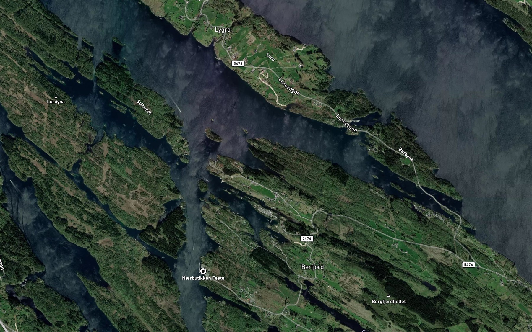 Satellite map of the Austvagen