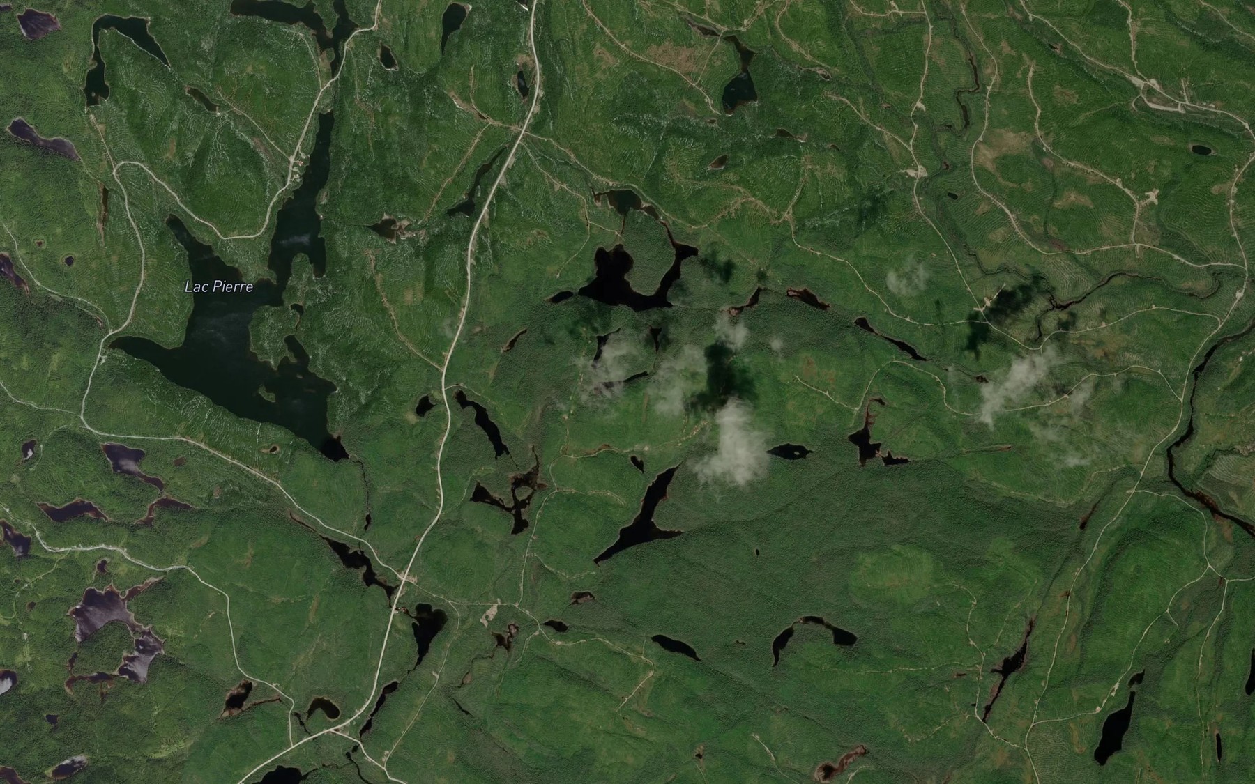Satellite map of the Lac de la Sauterelle