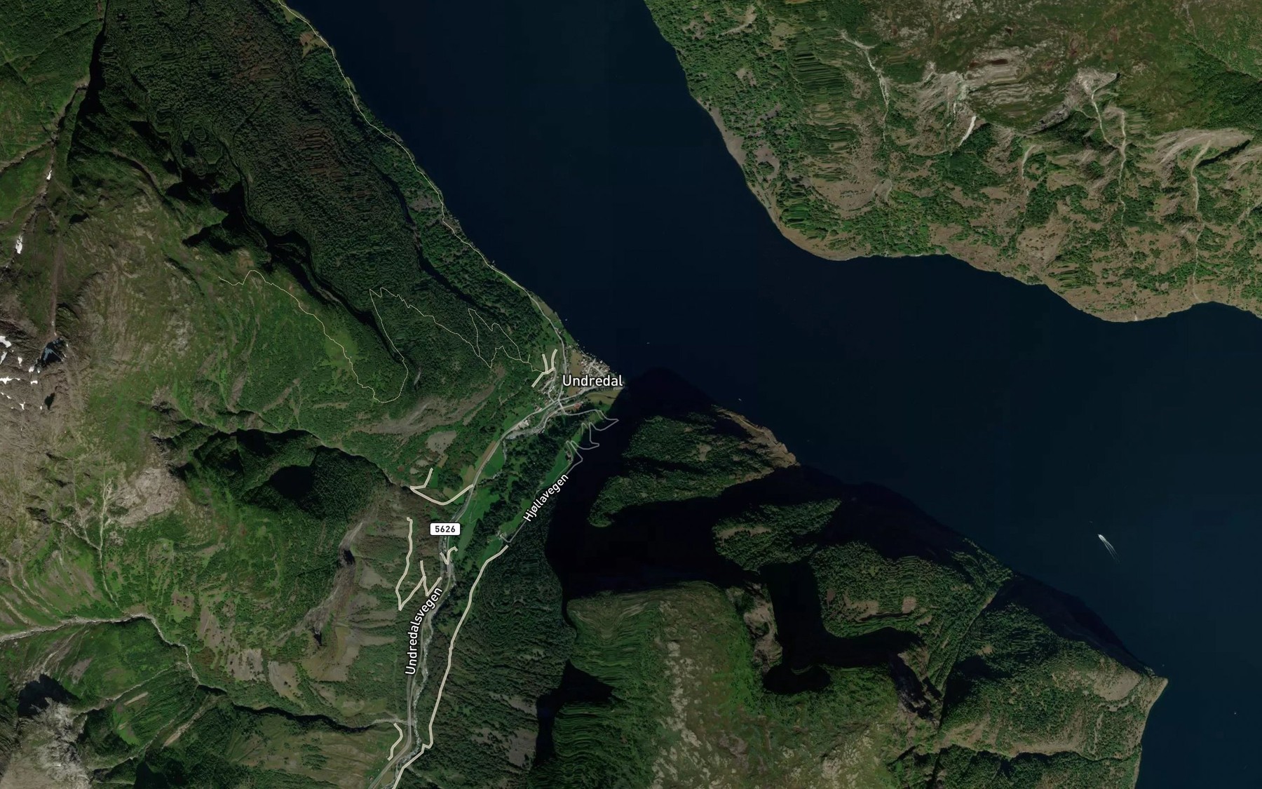 Satellite map of the Hjollaviki