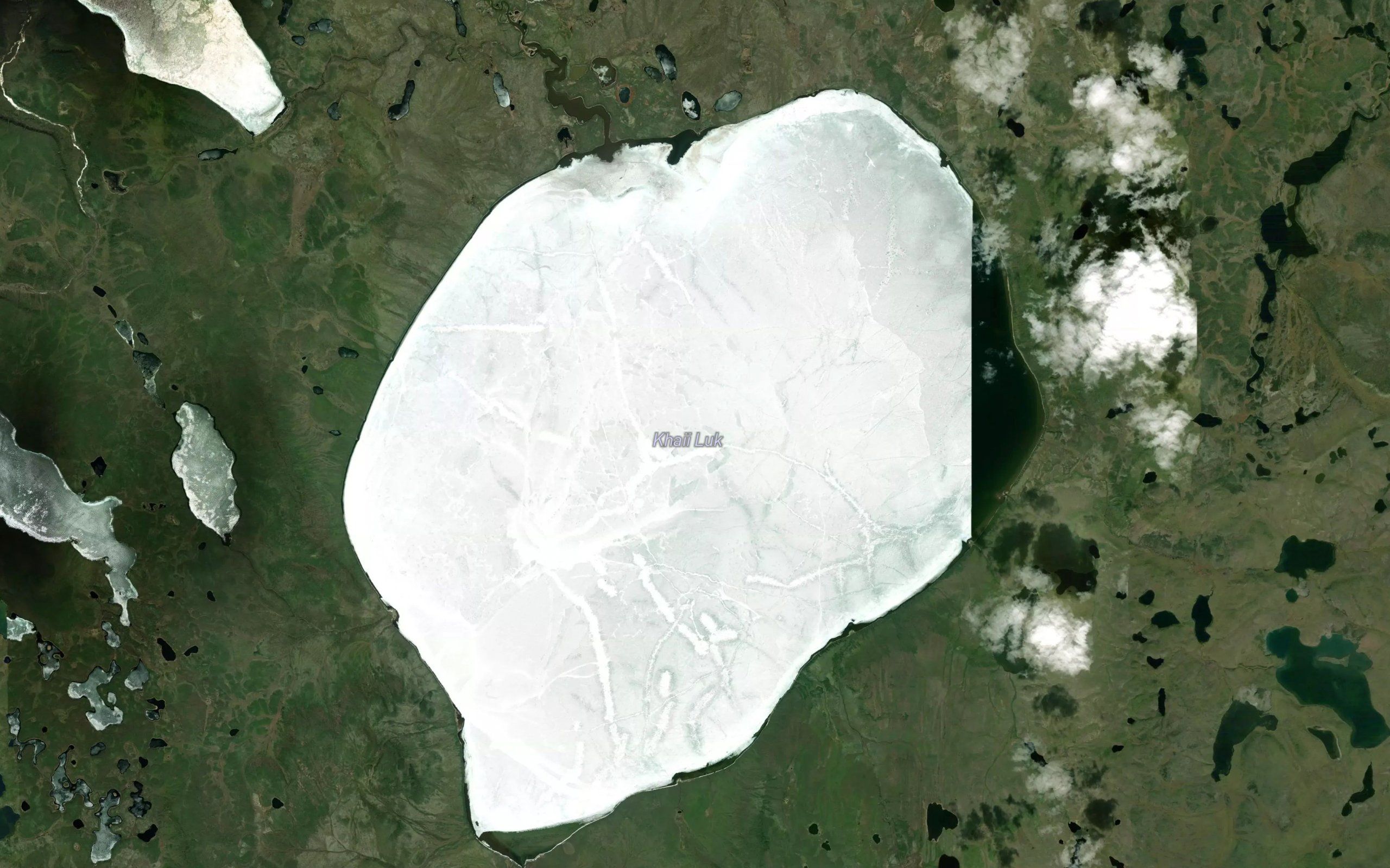 Travaillant Lake