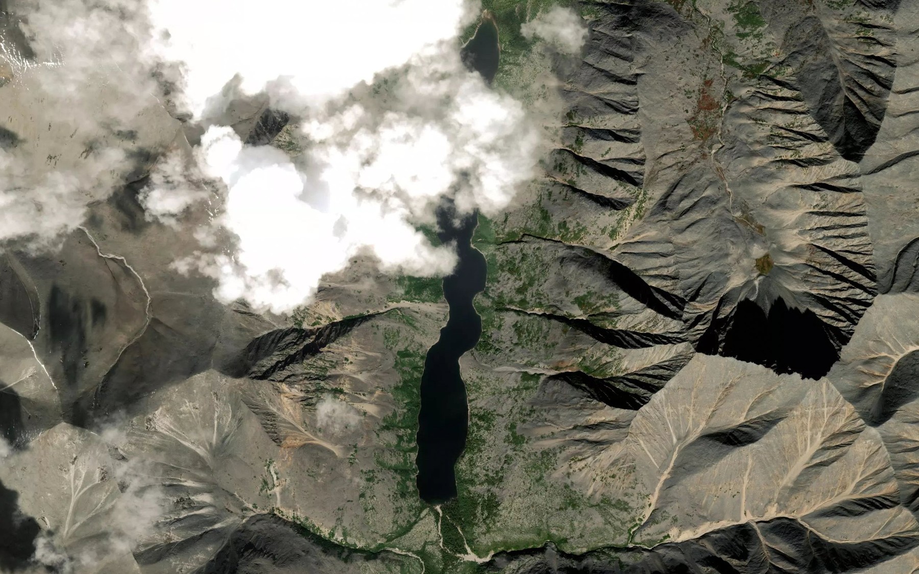 Satellite map of the Ozero Ushchelistoye