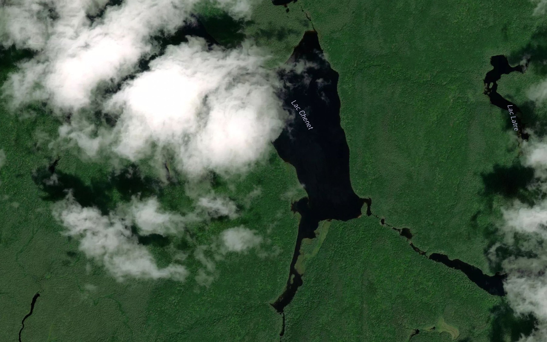Satellite map of the Lac Chenet