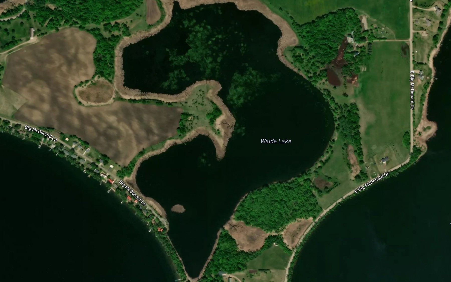 Satellite map of the Walde Lake