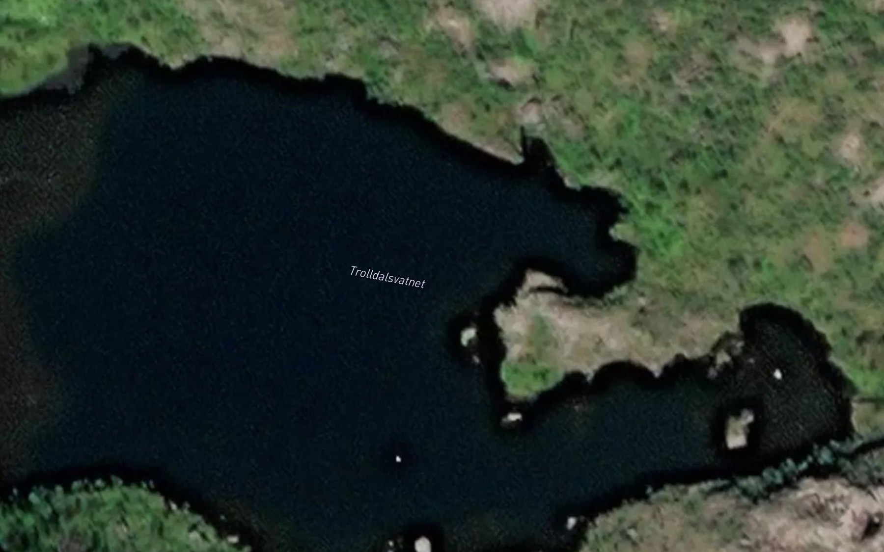 Satellite map of the Trolldalsvatnet