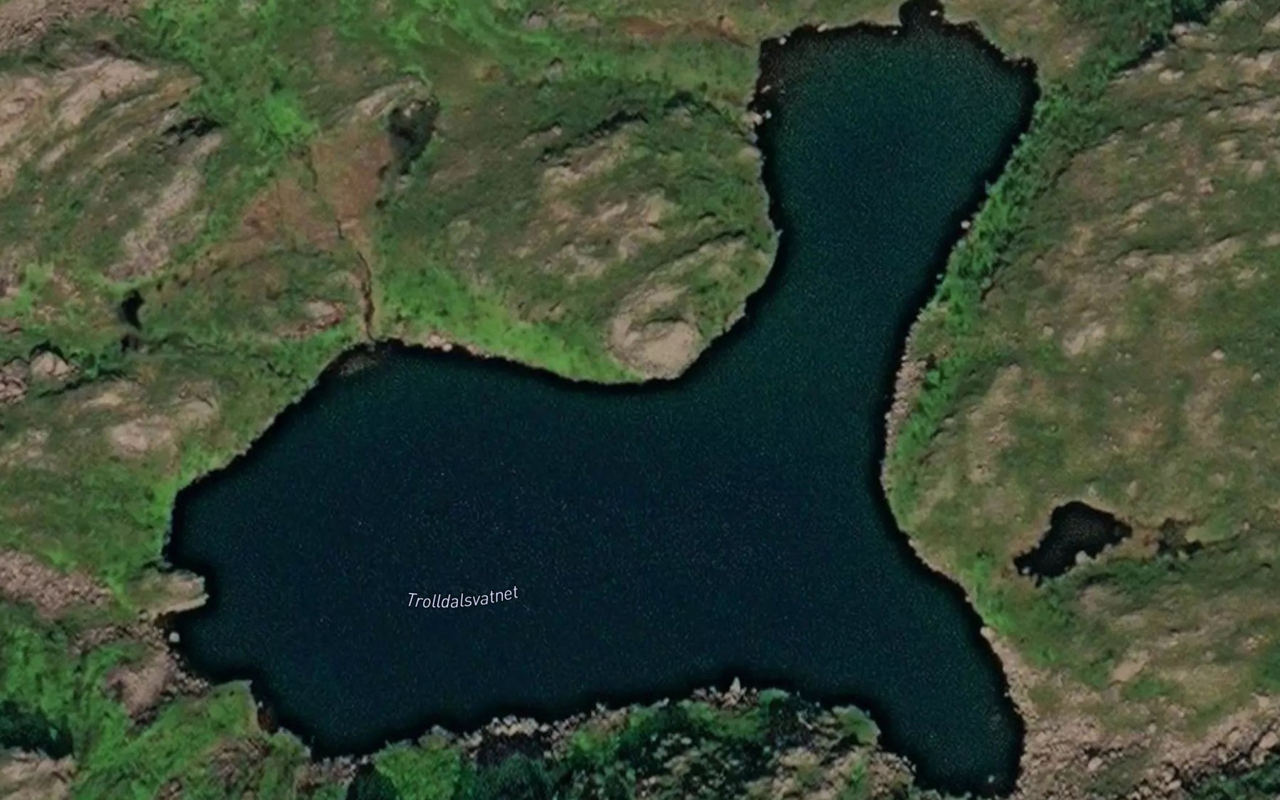 Satellite map of the Trolldalsvatnet