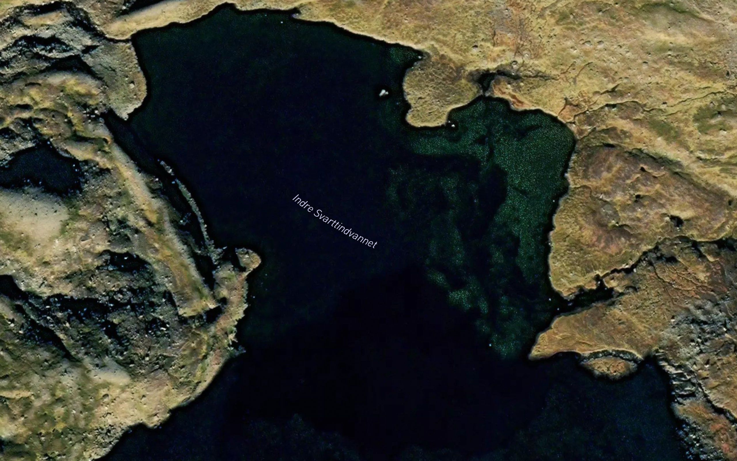 Svarttindvatnet,in
