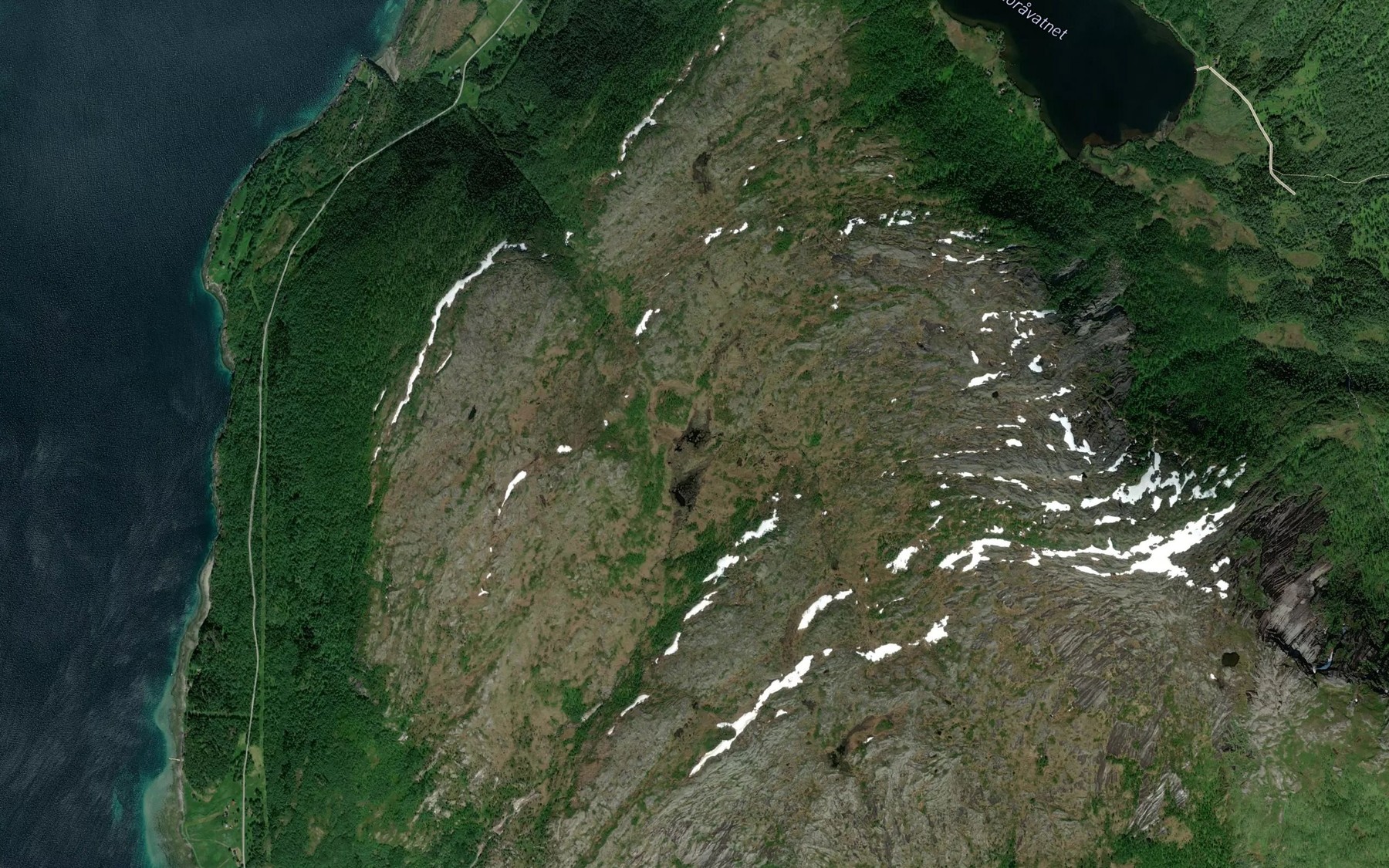 Satellite map of the Tornesvatnet
