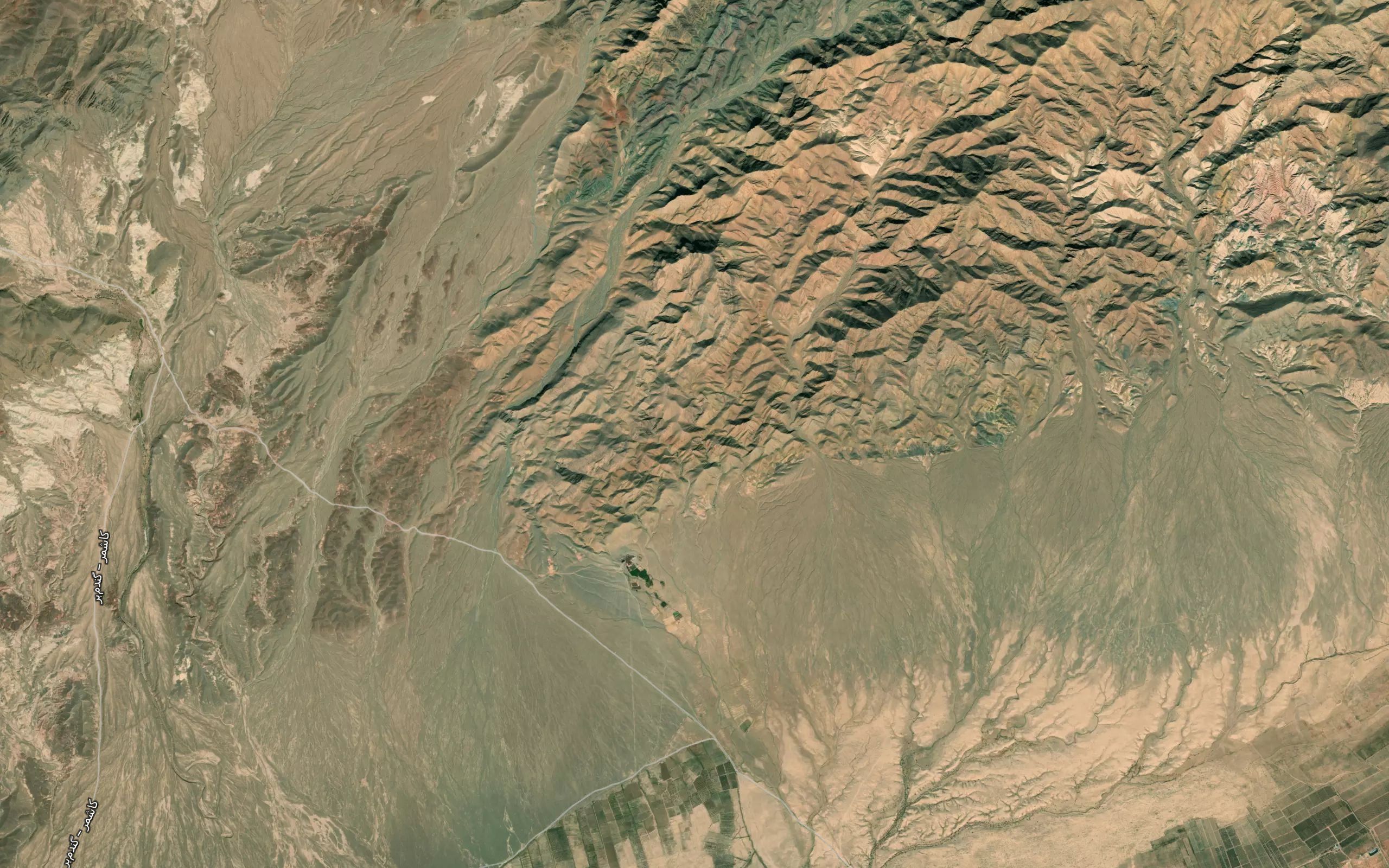 Cheshmeh-ye Kenar