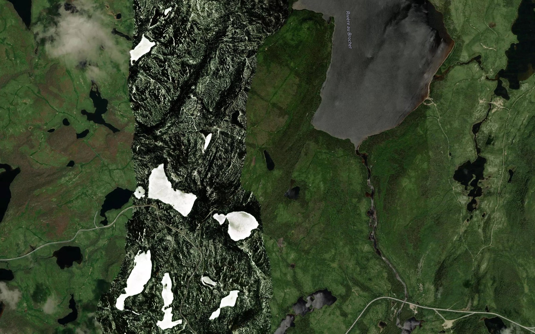 Satellite map of the Lac de la Bourdaine