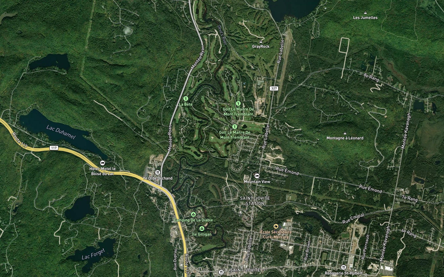Satellite map of the Le Fer a Cheval