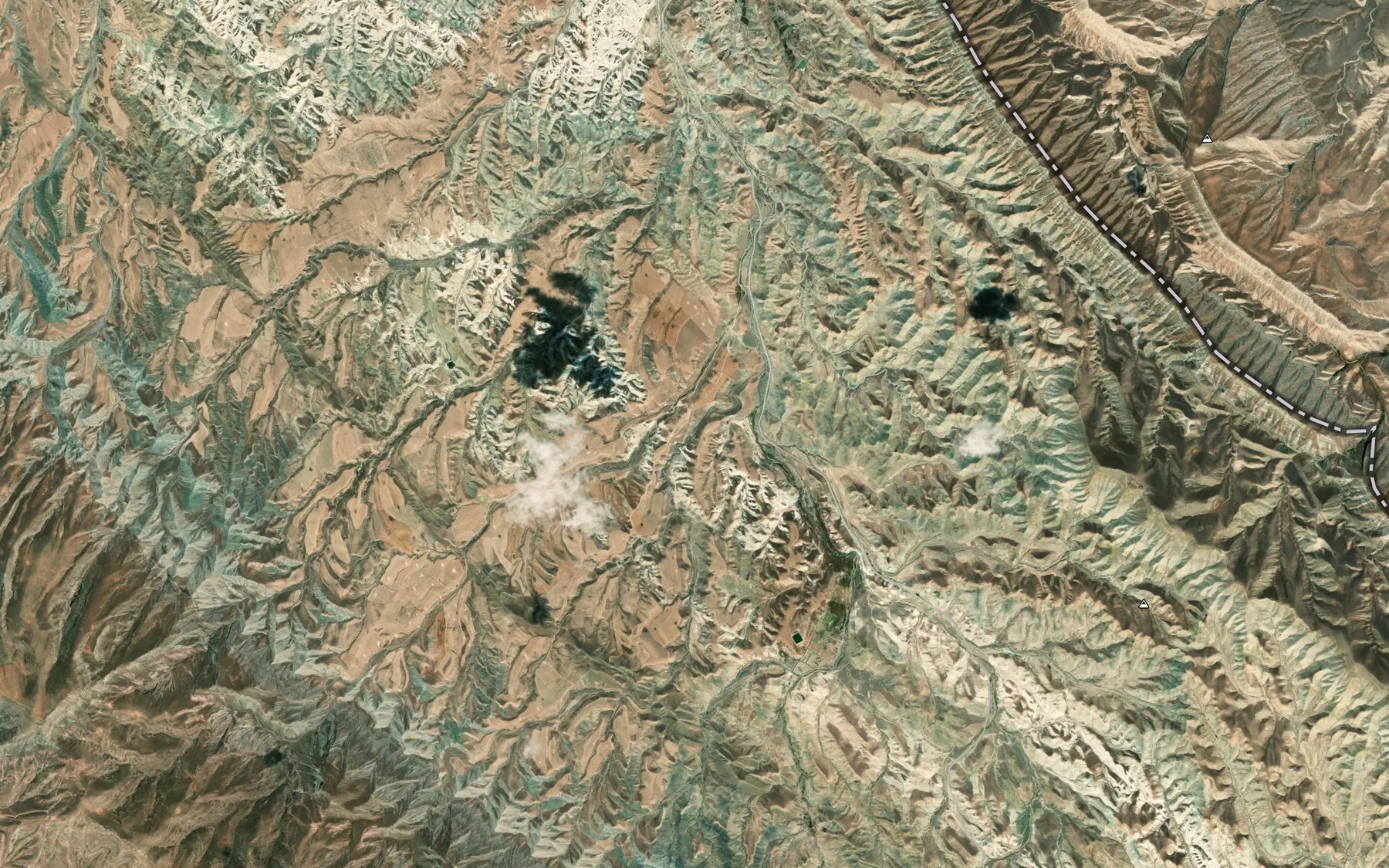 Satellite map of the Cheshmeh-ye Nuqi