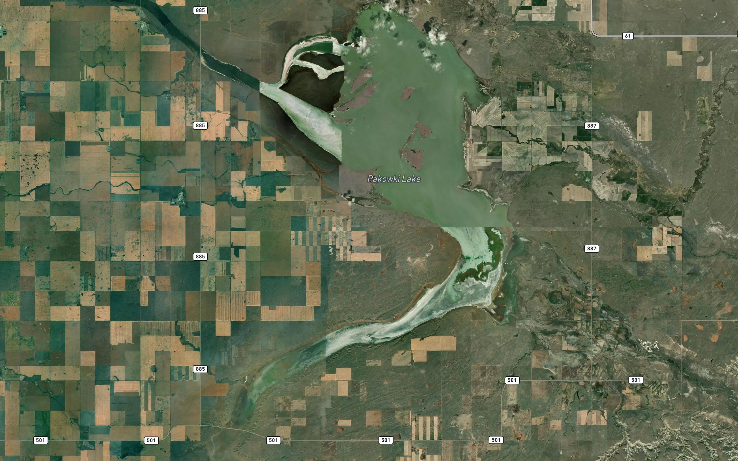 Pakowki Lake