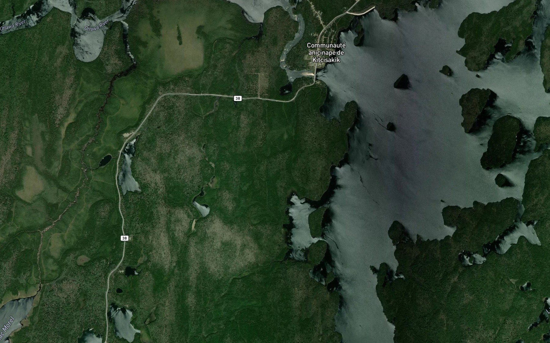 Satellite map of the Lac du Genet