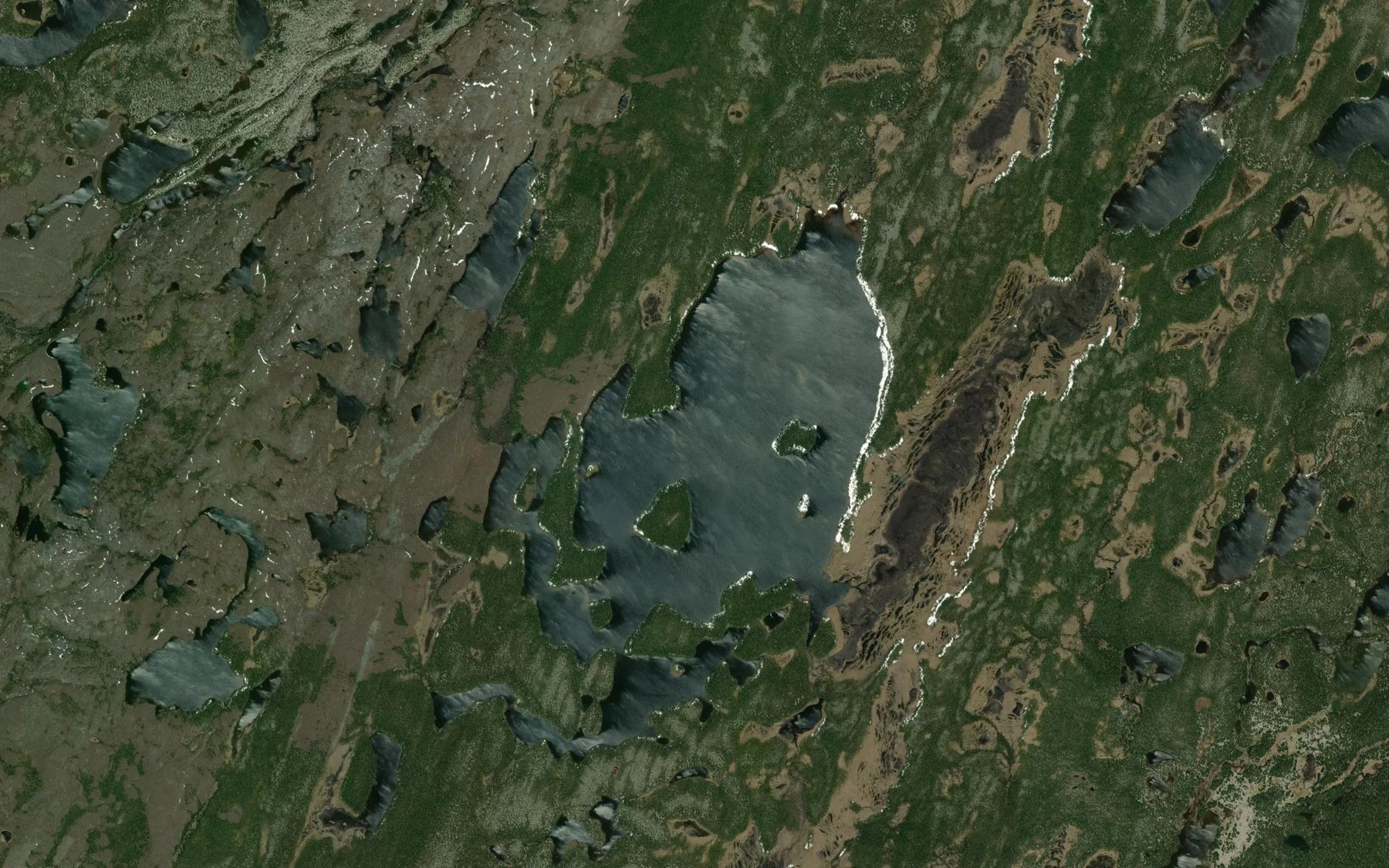Satellite map of the Lac du Pere-Noel