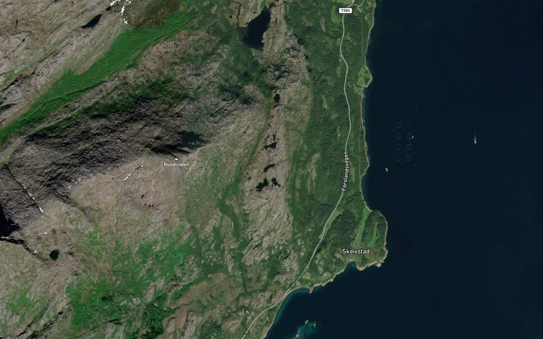 Satellite map of the Skeivstadvatnan