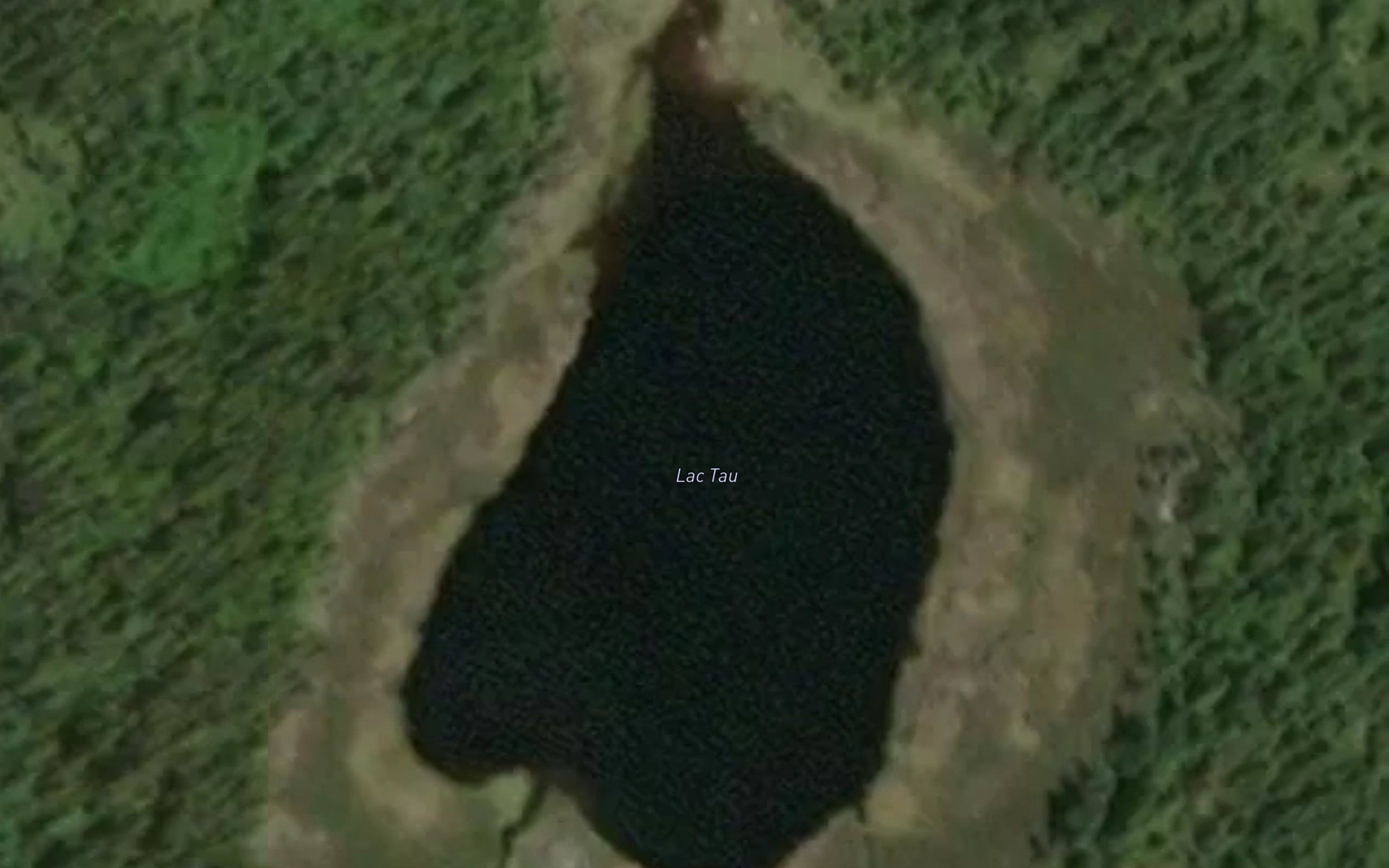 Lac Tau