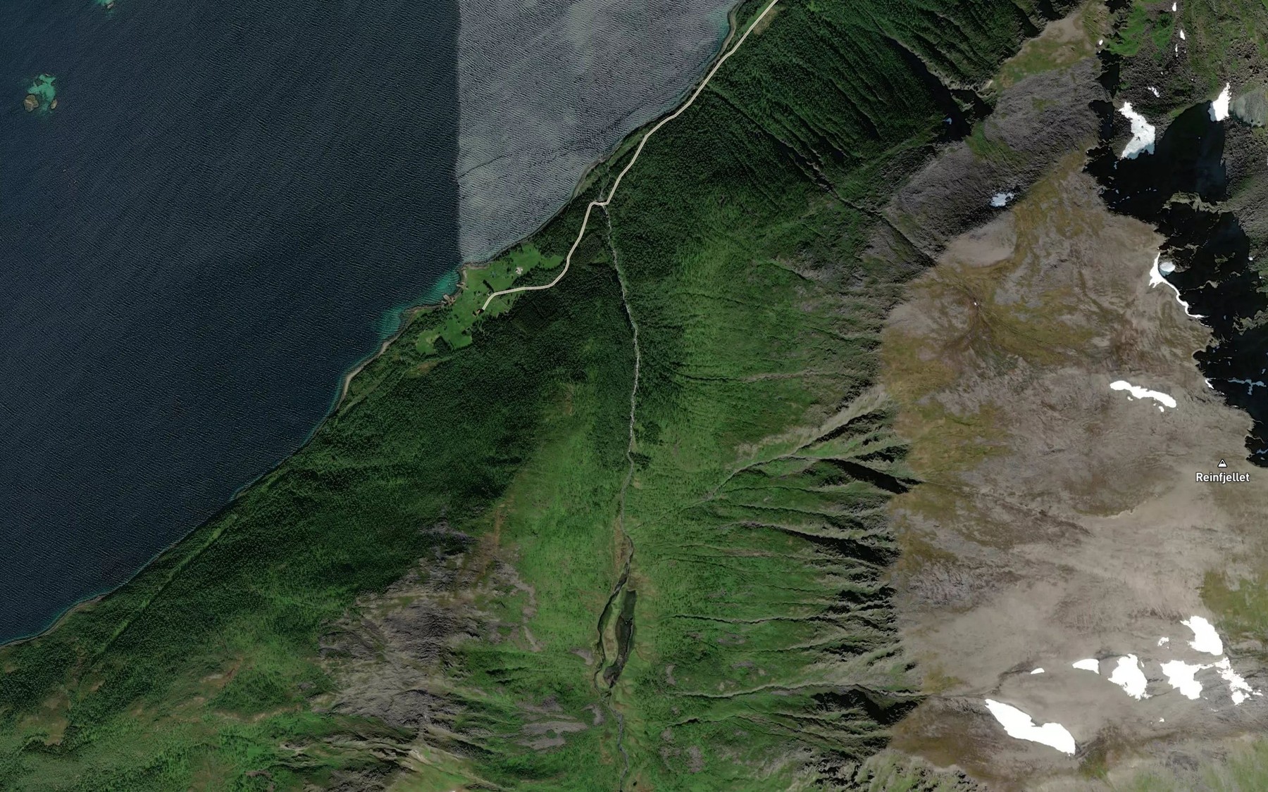 Satellite map of the Lysaelva