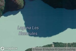 Laguna Los Huemules