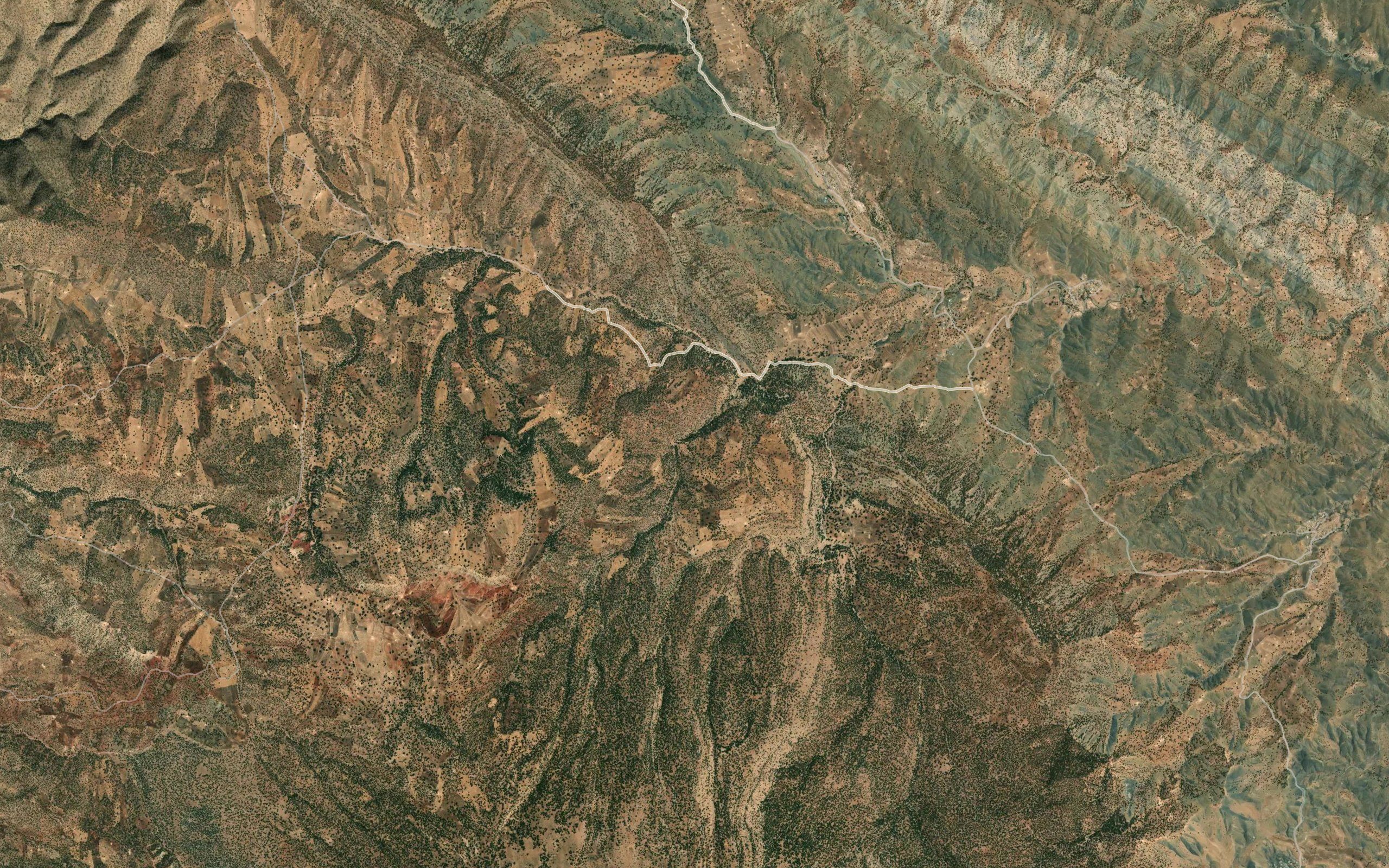 Cheshmeh-ye Tang Hudar
