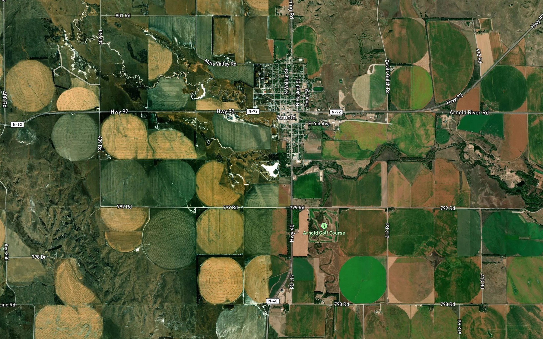 Satellite map of the Arnold Lake