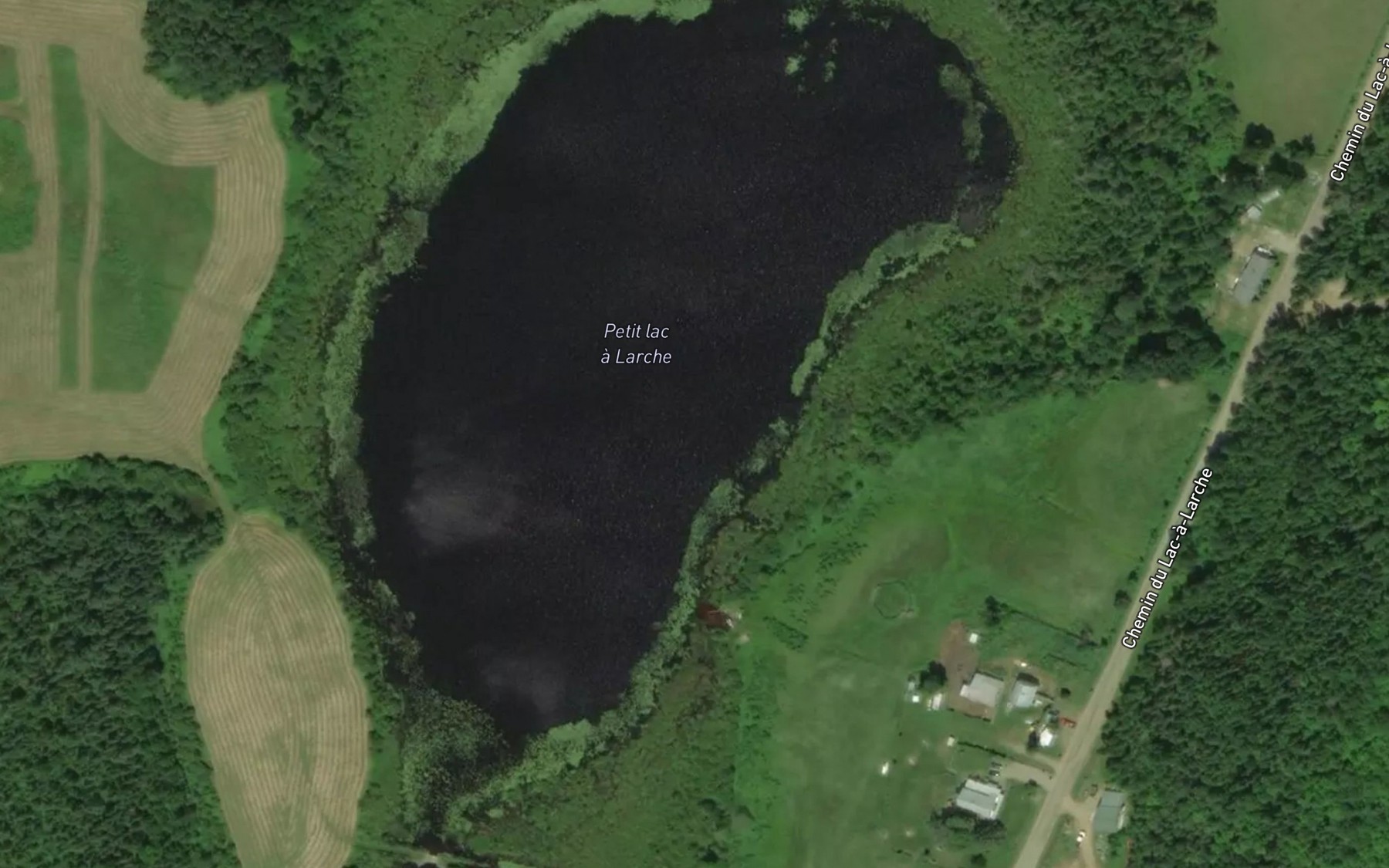 Satellite map of the Petit lac a Larche
