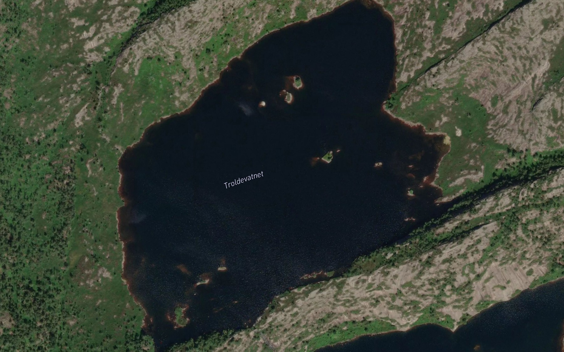 Satellite map of the Troldevatnet