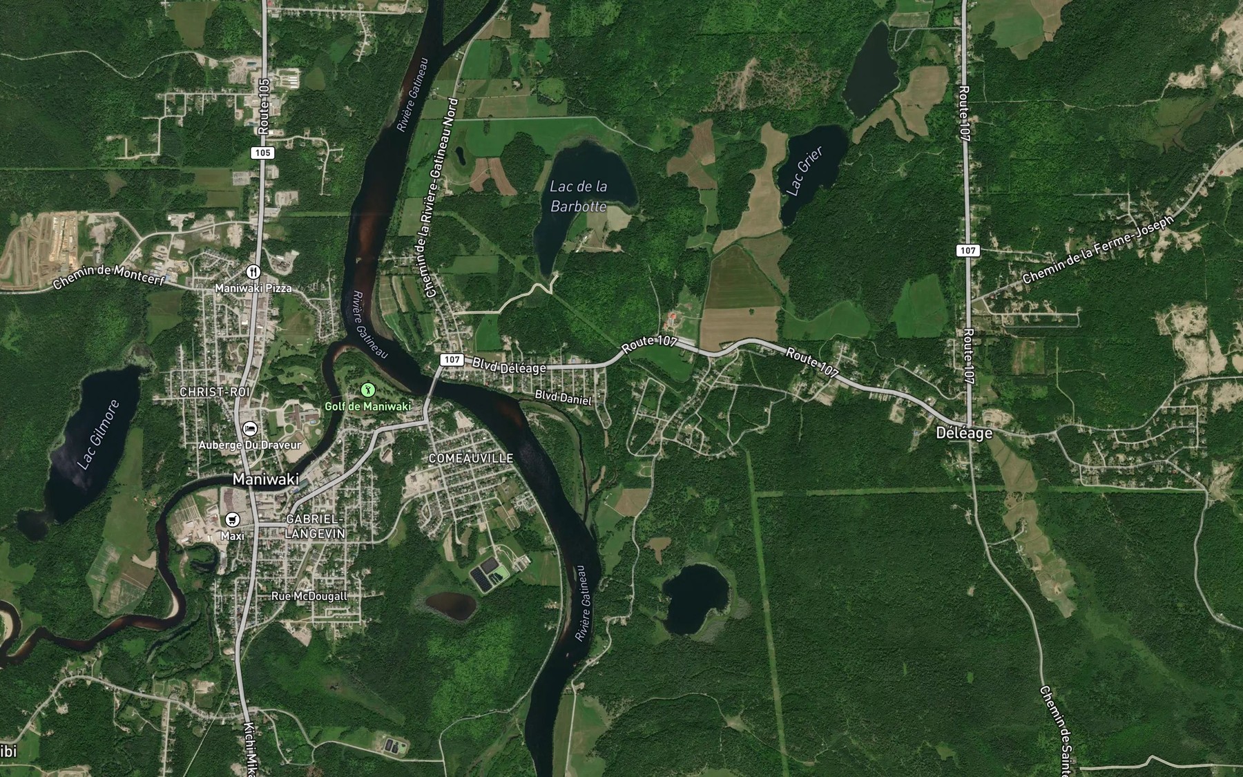 Satellite map of the Crique des Hall