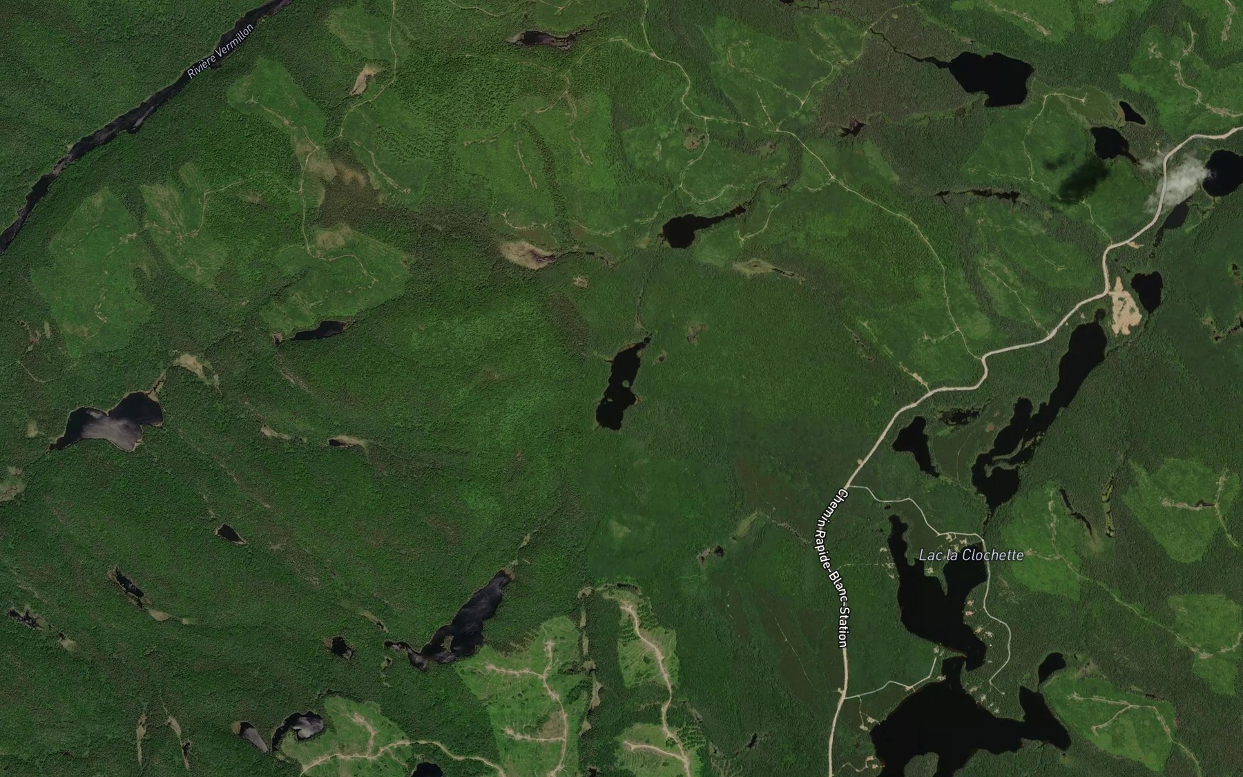 Satellite map of the Petit lac Tom
