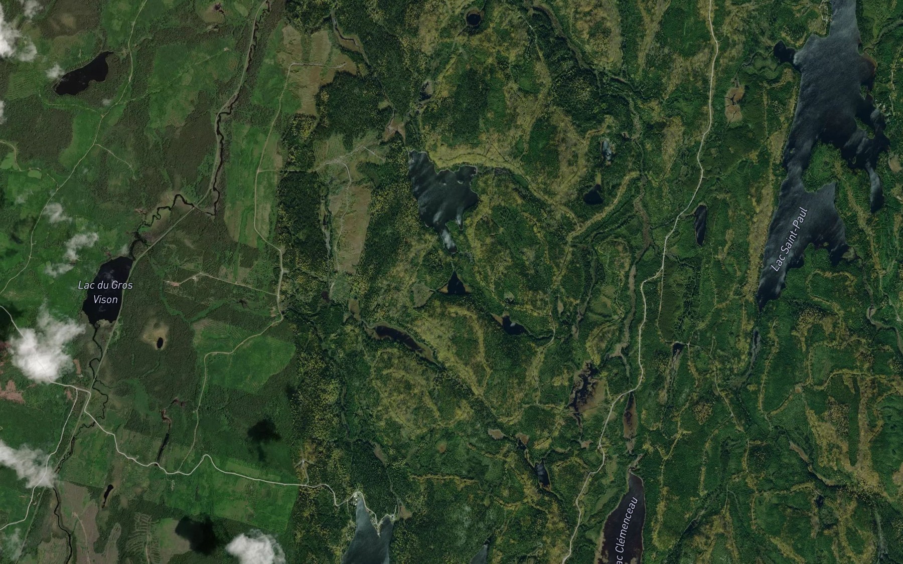 Satellite map of the Petit lac Freguron
