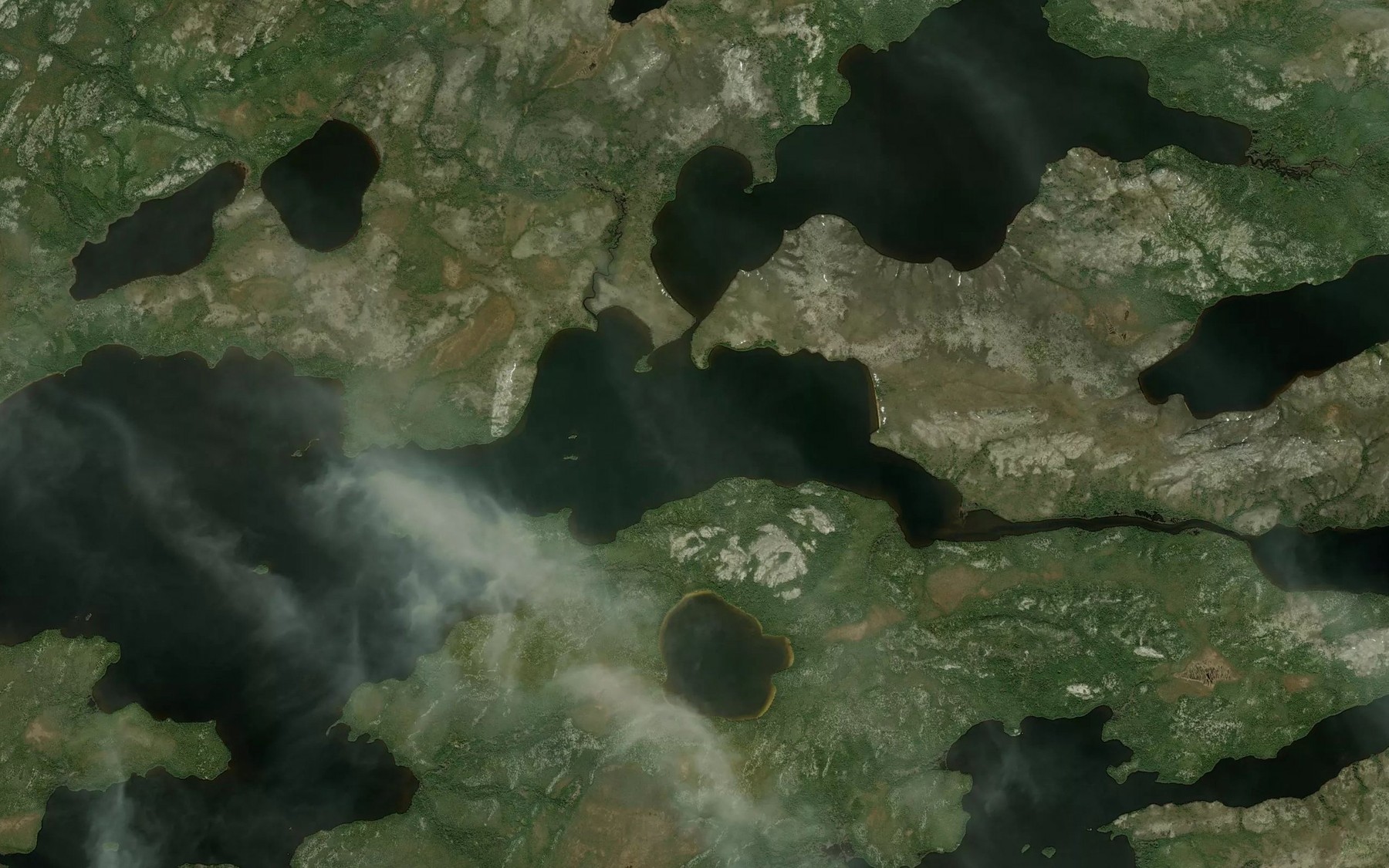 Satellite map of the Lac de Villaret