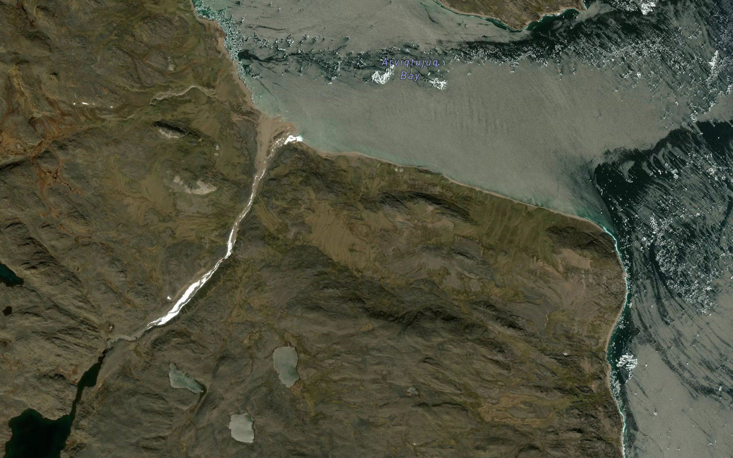 Arviqtujuq Bay