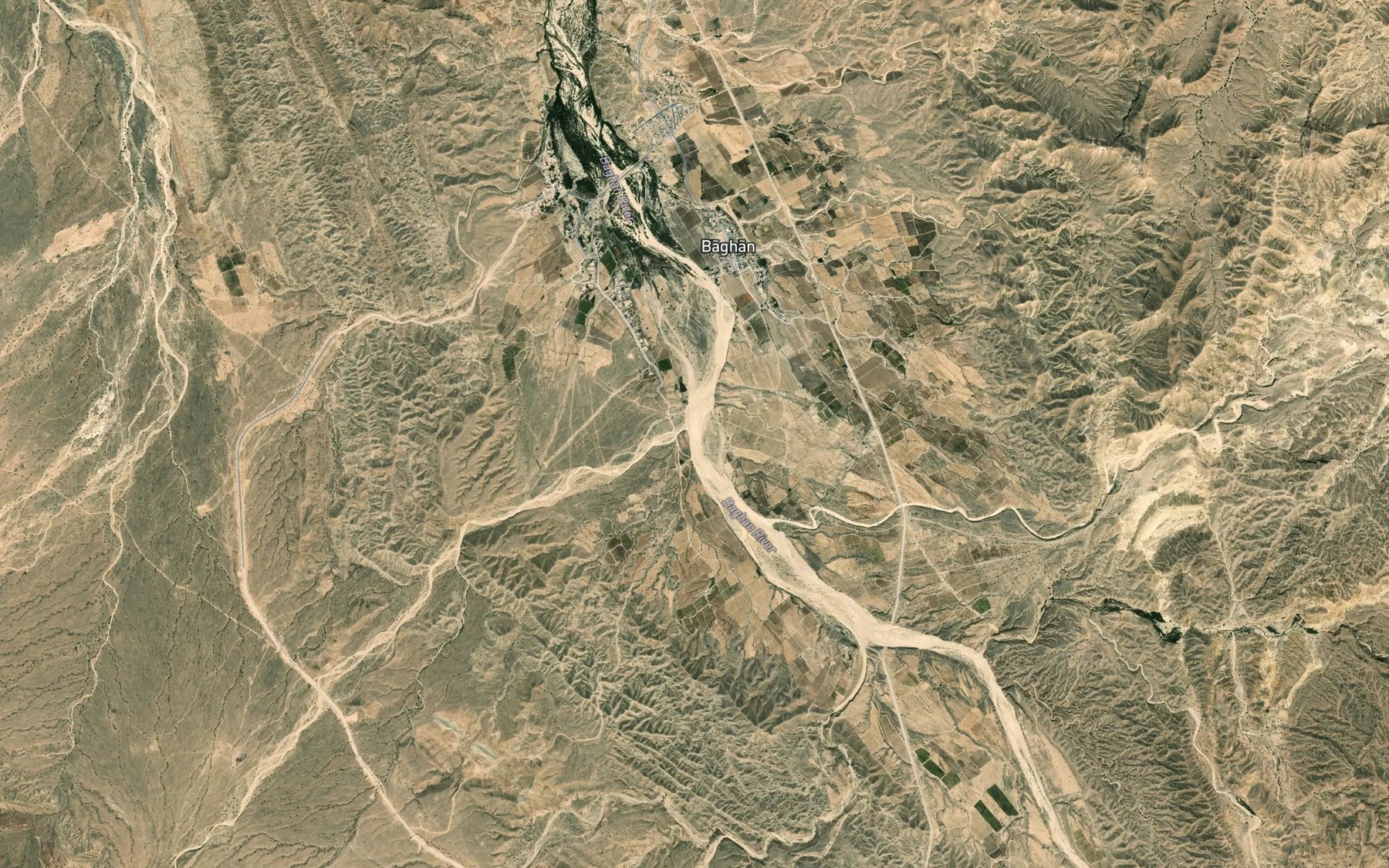 Satellite map of the Rudkhaneh-ye Cham va Riz