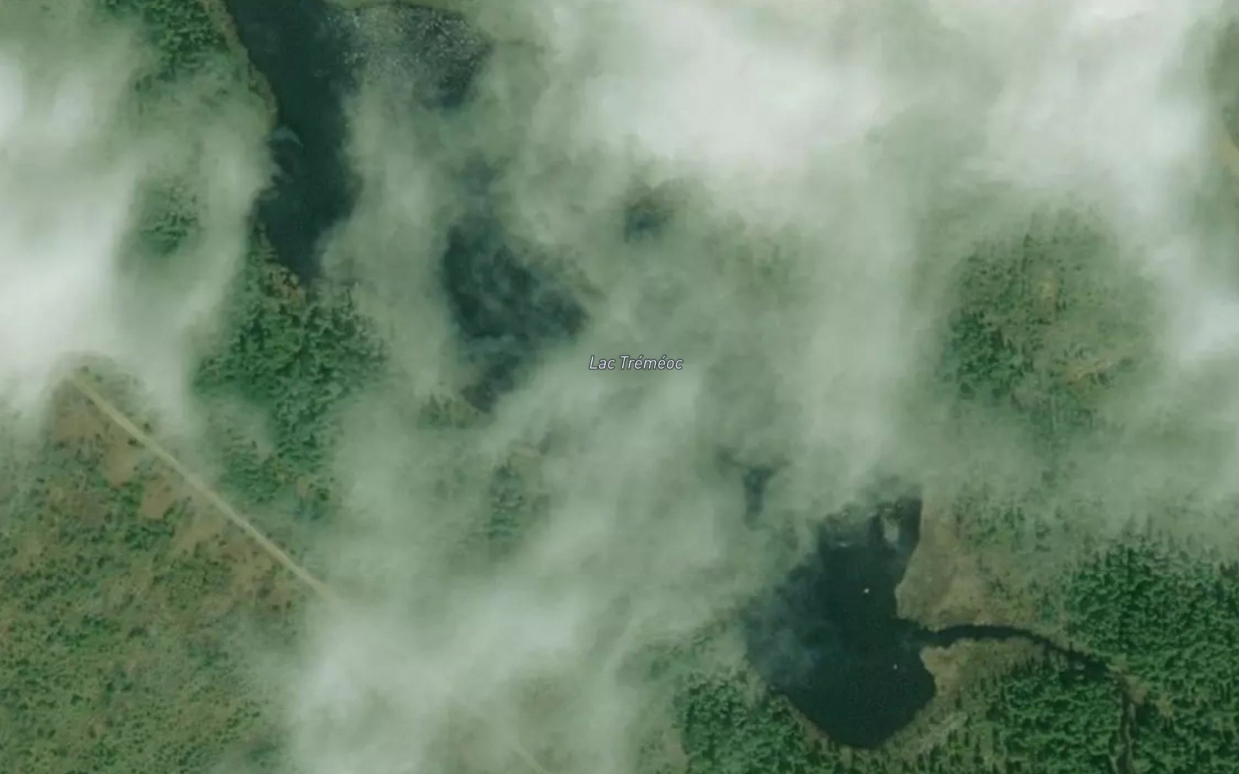 Satellite map of the Lac Tremeoc