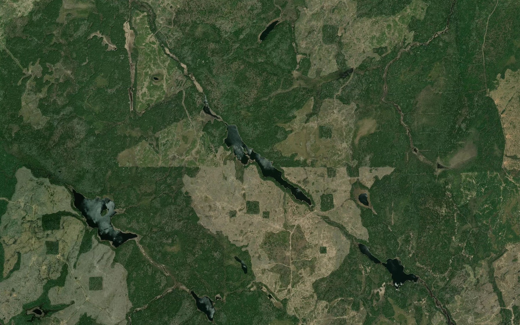 Satellite map of the Astrop Lake