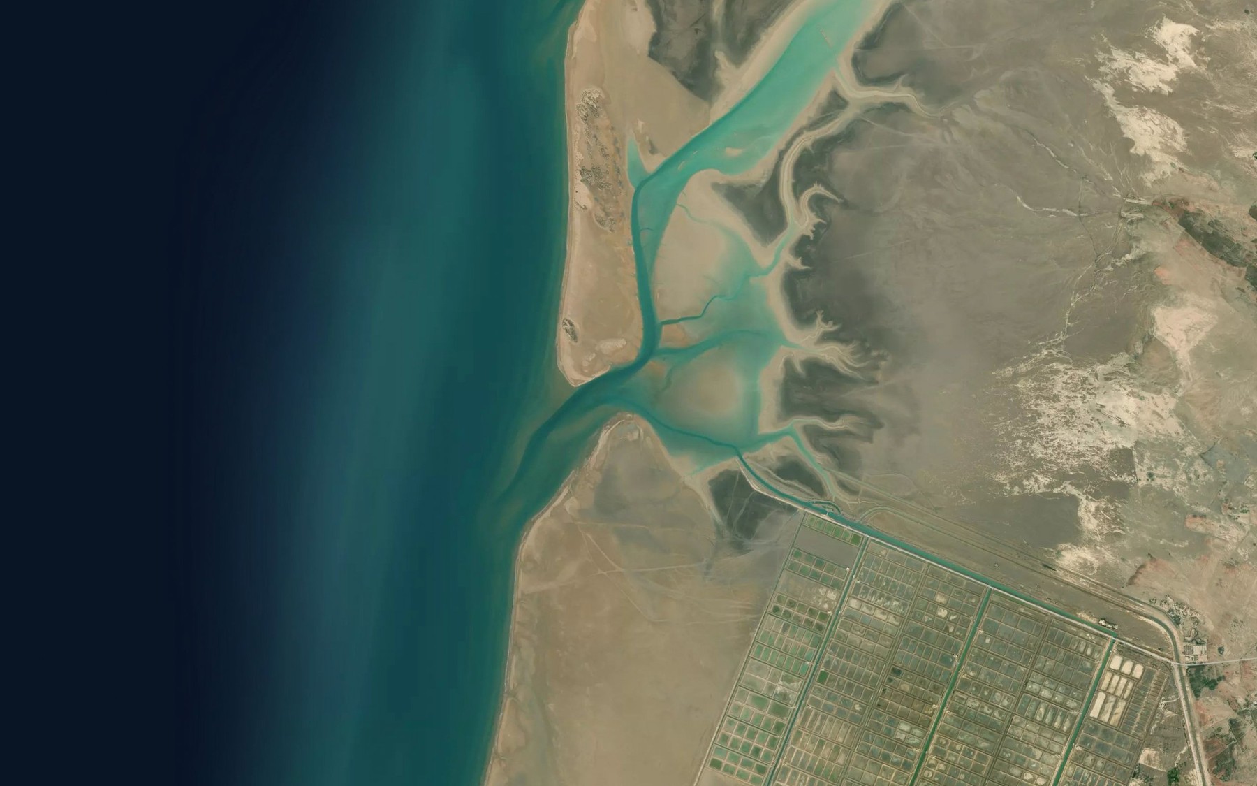 Satellite map of the Khowr-e Goseyr