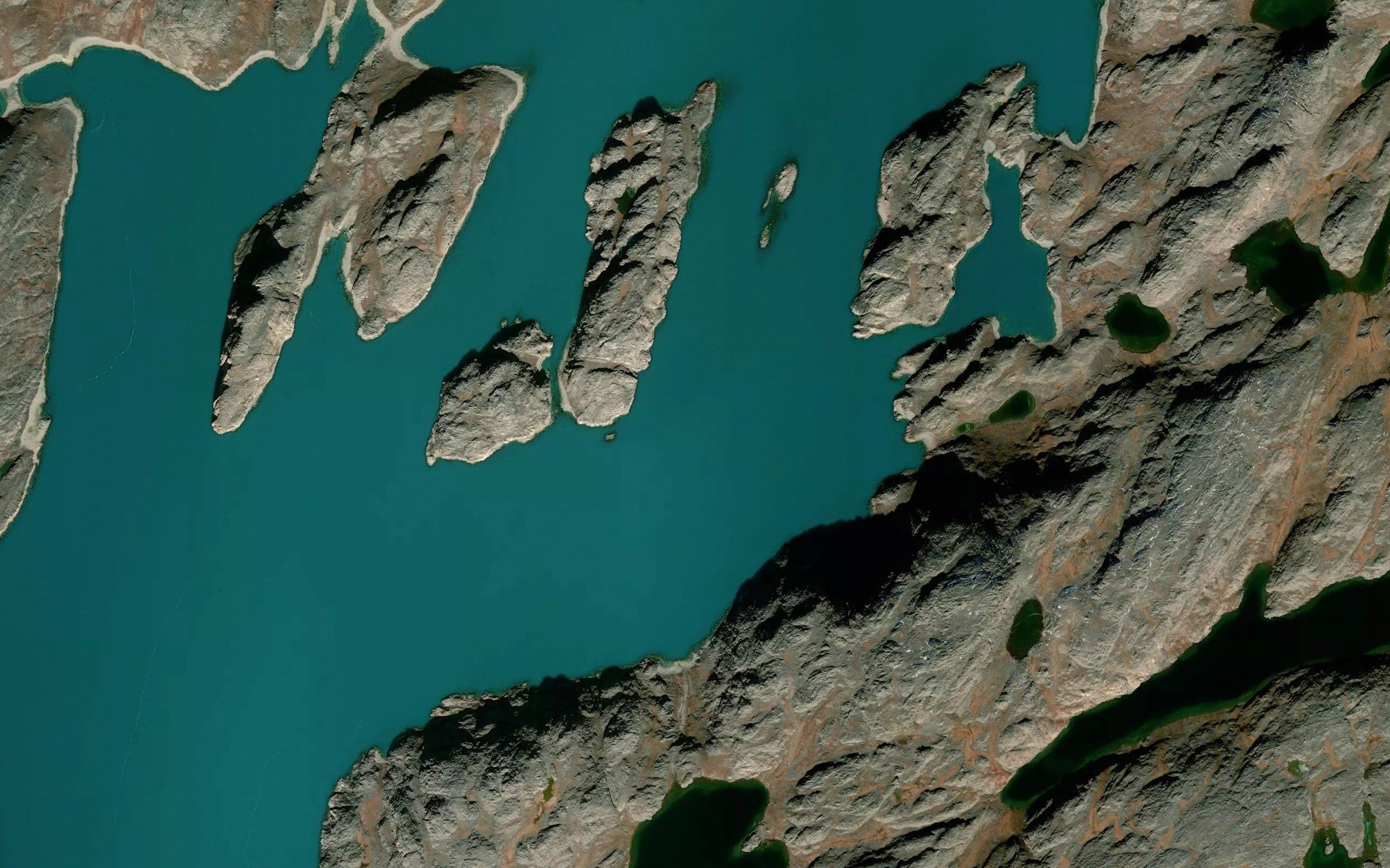 Hutluarnirjuaq Channel