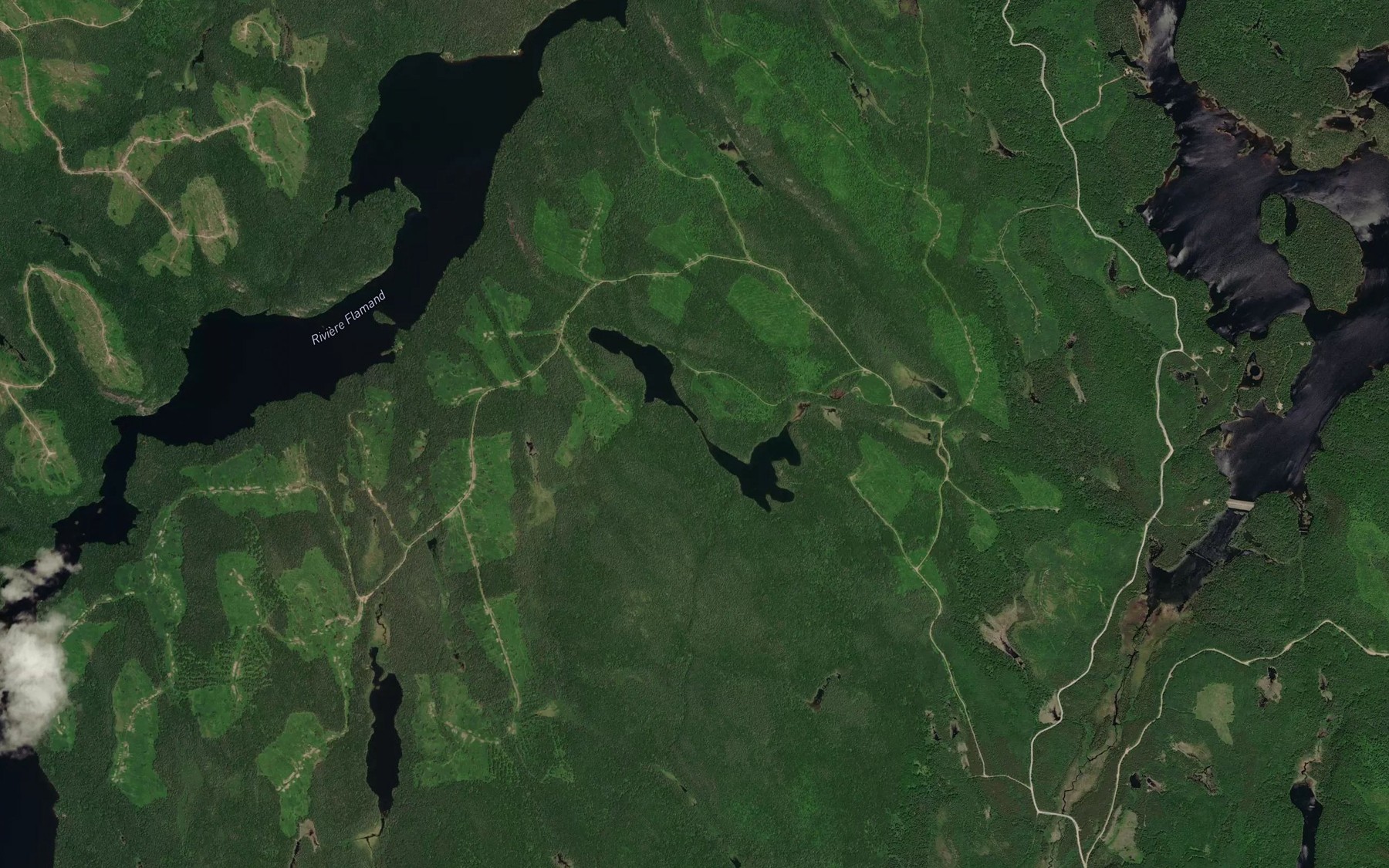 Satellite map of the Lac McKenzie