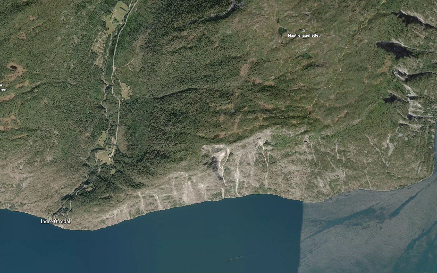 Satellite map of the Paradistjorni
