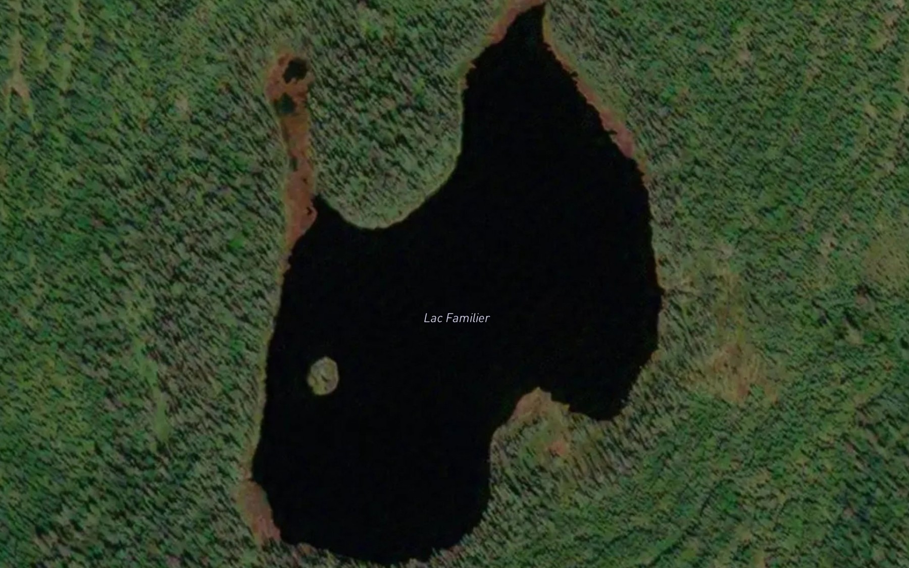 Satellite map of the Lac Familier