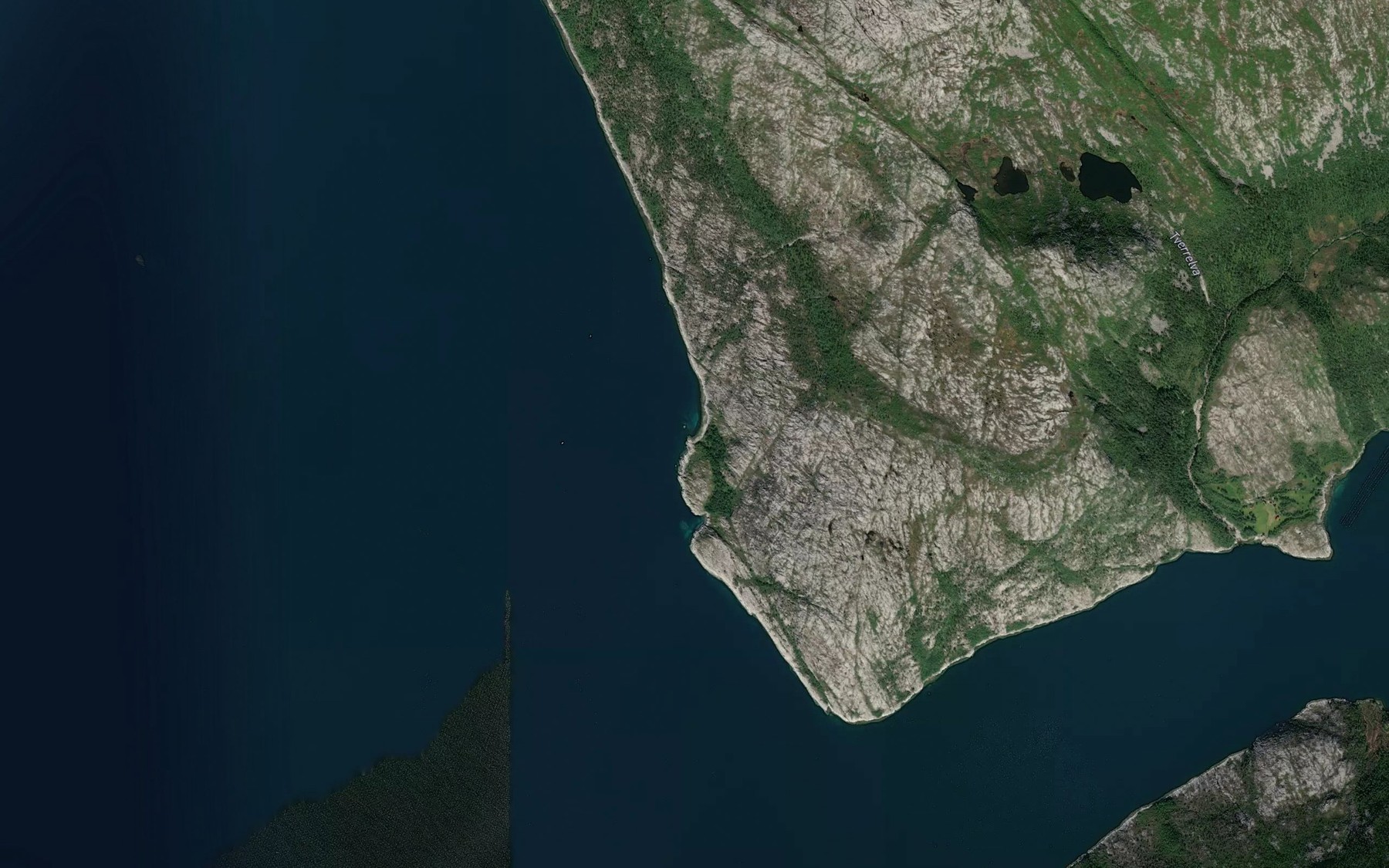 Satellite map of the Draugvika