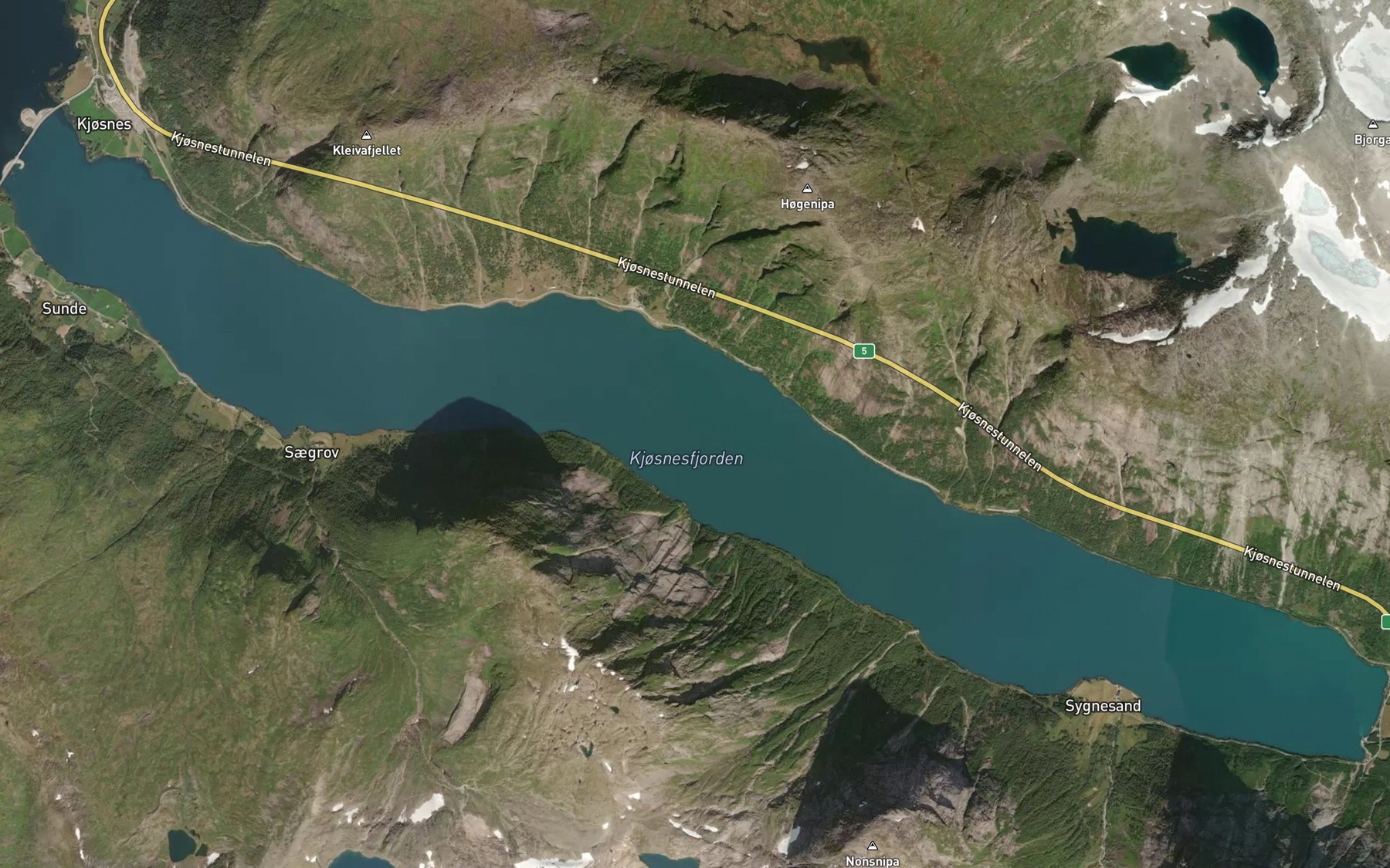 Satellite map of the Kjosnesfjorden