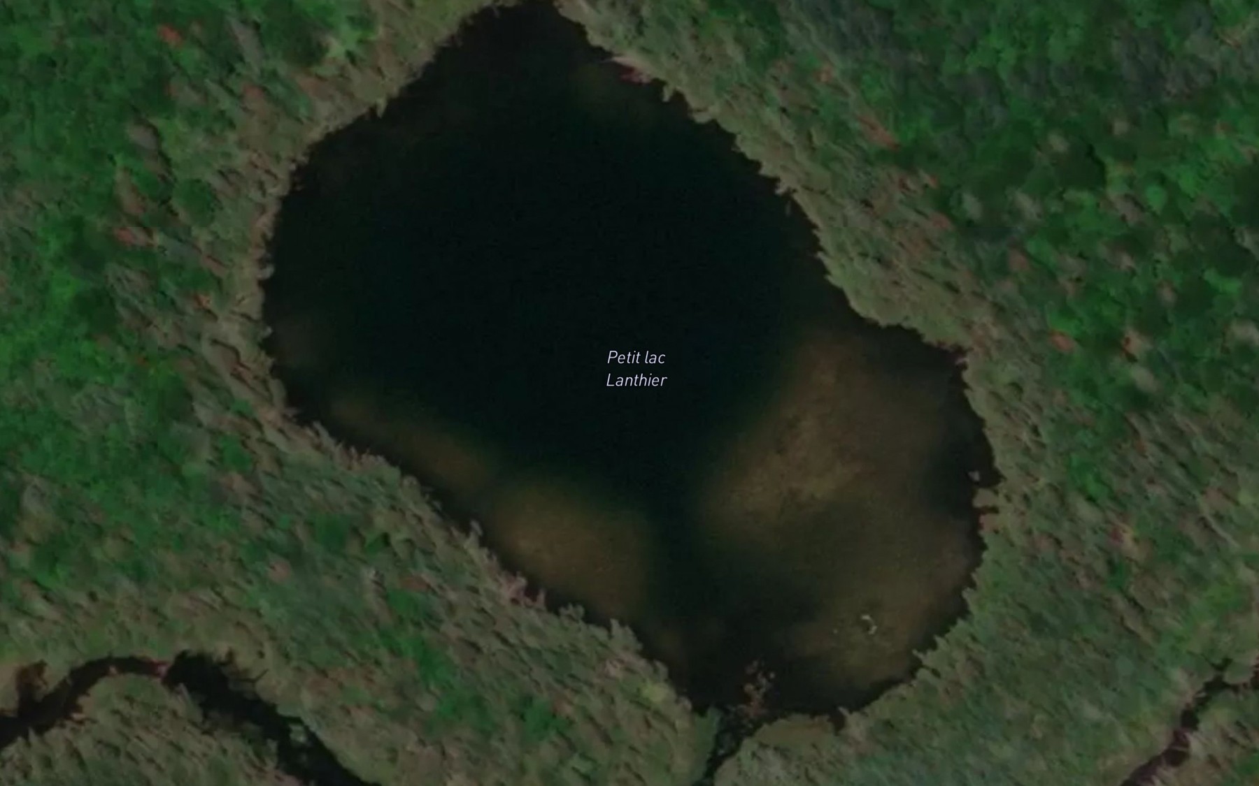 Satellite map of the Petit lac Lanthier