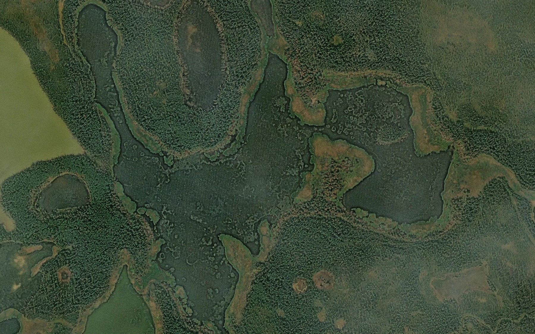 Satellite map of the Taltheadamund Lake