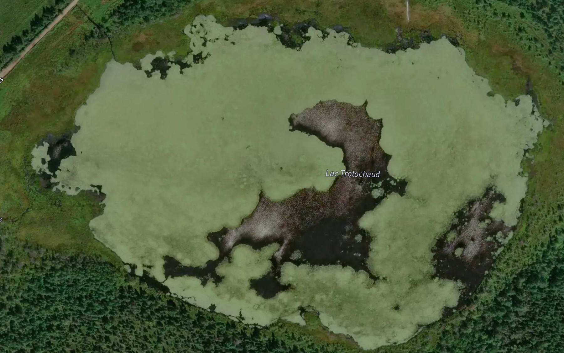 Satellite map of the Lac Valmont