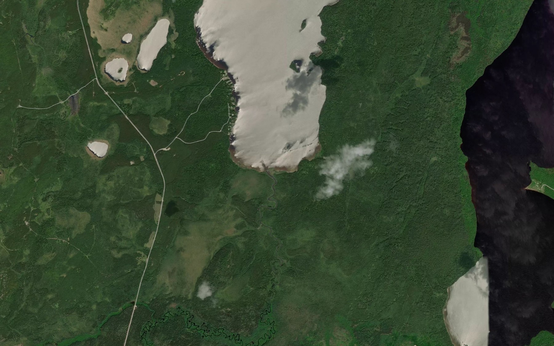 Satellite map of the Bonheur River