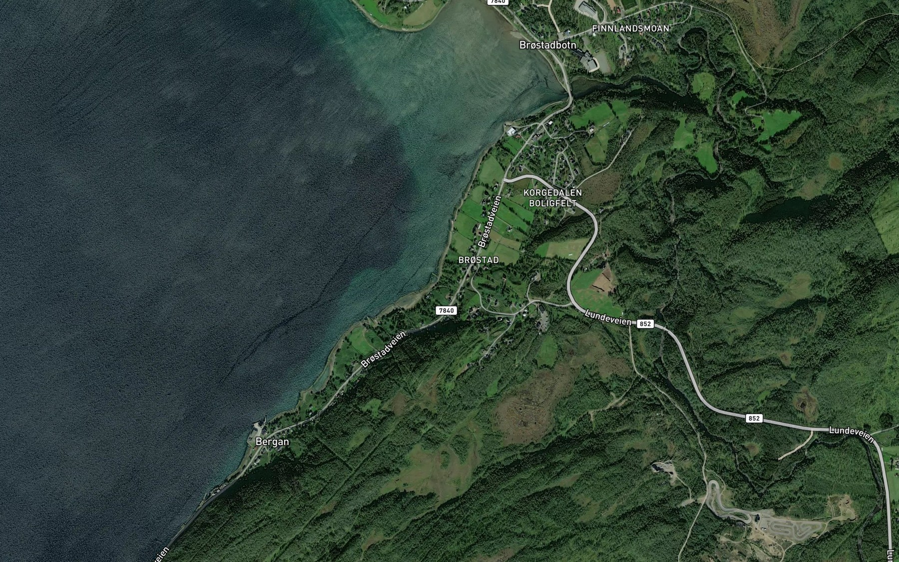 Satellite map of the Magenelva