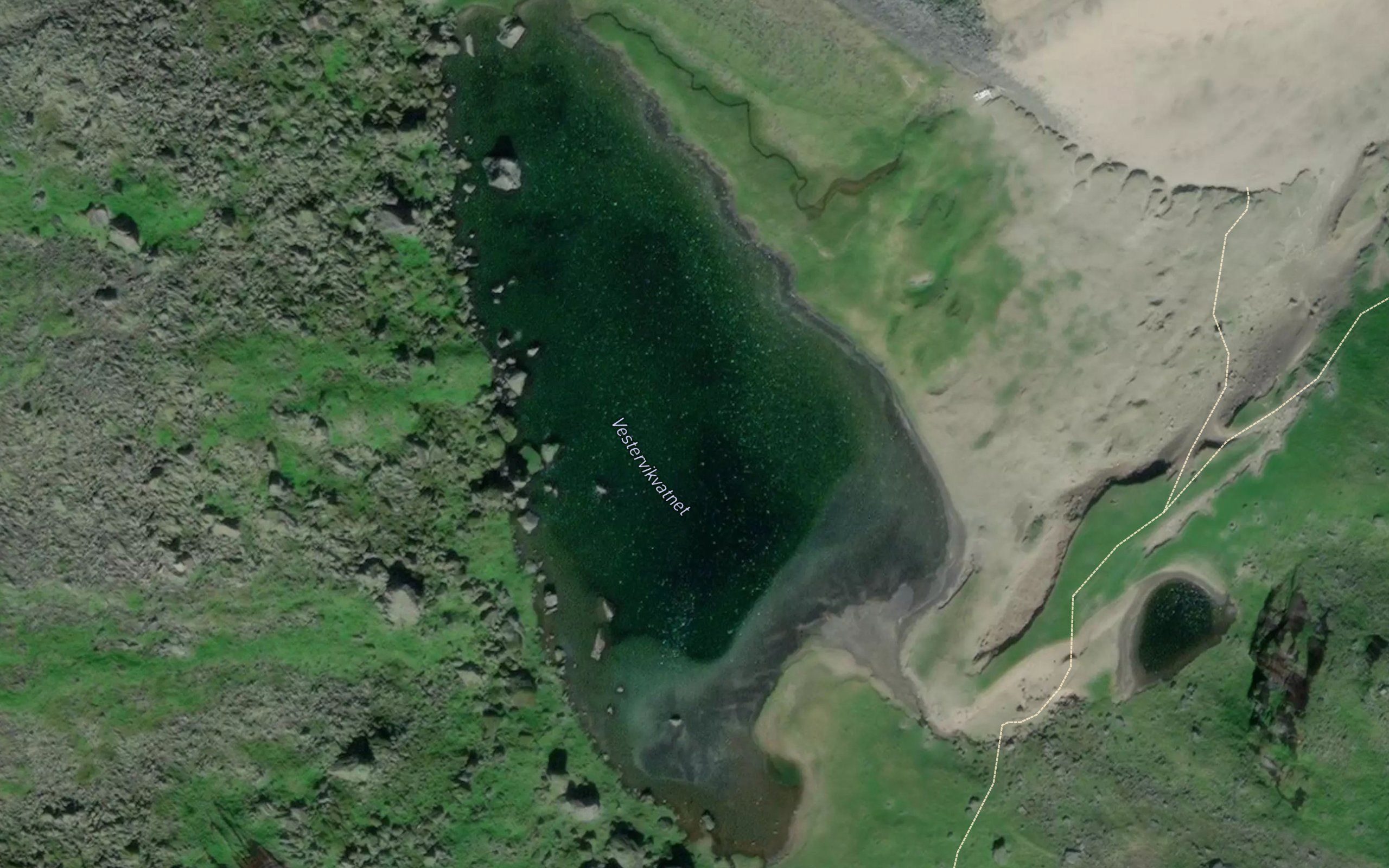 Kvalvikvatnet