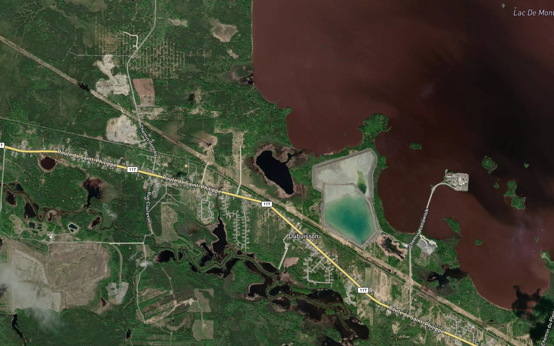 Satellite map of the Le Petit Lac