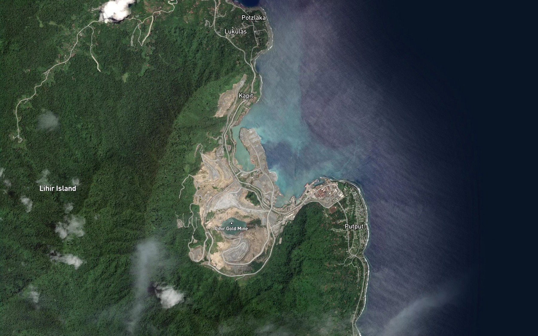 Satellite map of the Luise Harbour